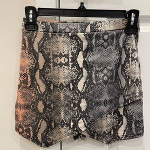 small colorful blue blush snake skin pattern skort